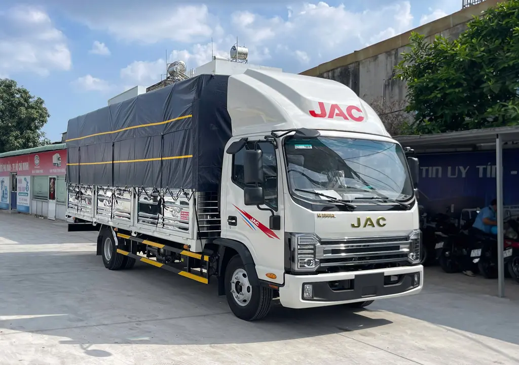 XE TẢI JAC 3,5 TẤN N350SL THÙNG DÀI 6M2 - Thiết kế ngoại thất hiện đại, sang trọng XE TẢI JAC 3,5 TẤN N350SL THÙNG DÀI 6M2 - Thiết kế ngoại thất hiện đại, sang trọng