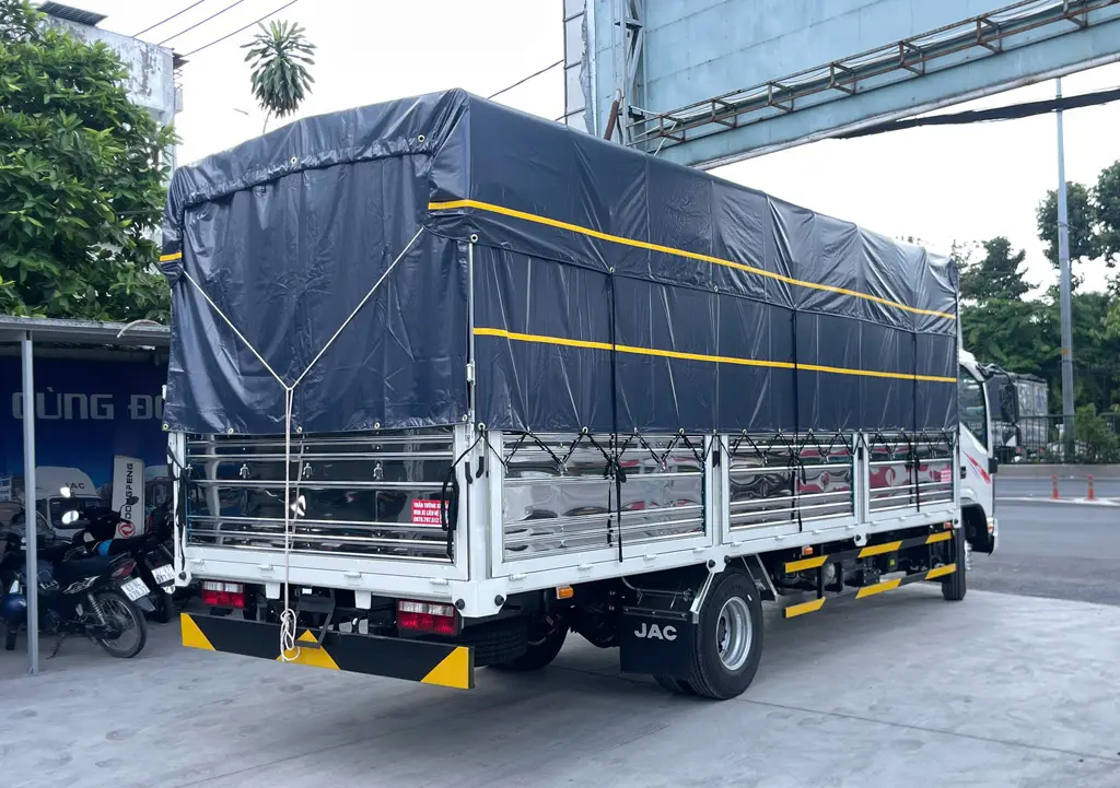 XE TẢI JAC 3,5 TẤN N350SL THÙNG DÀI 6M2 - Nội thất cabin tiện nghi, rộng rãi và thoải mái XE TẢI JAC 3,5 TẤN N350SL THÙNG DÀI 6M2 - Nội thất cabin tiện nghi, rộng rãi và thoải mái