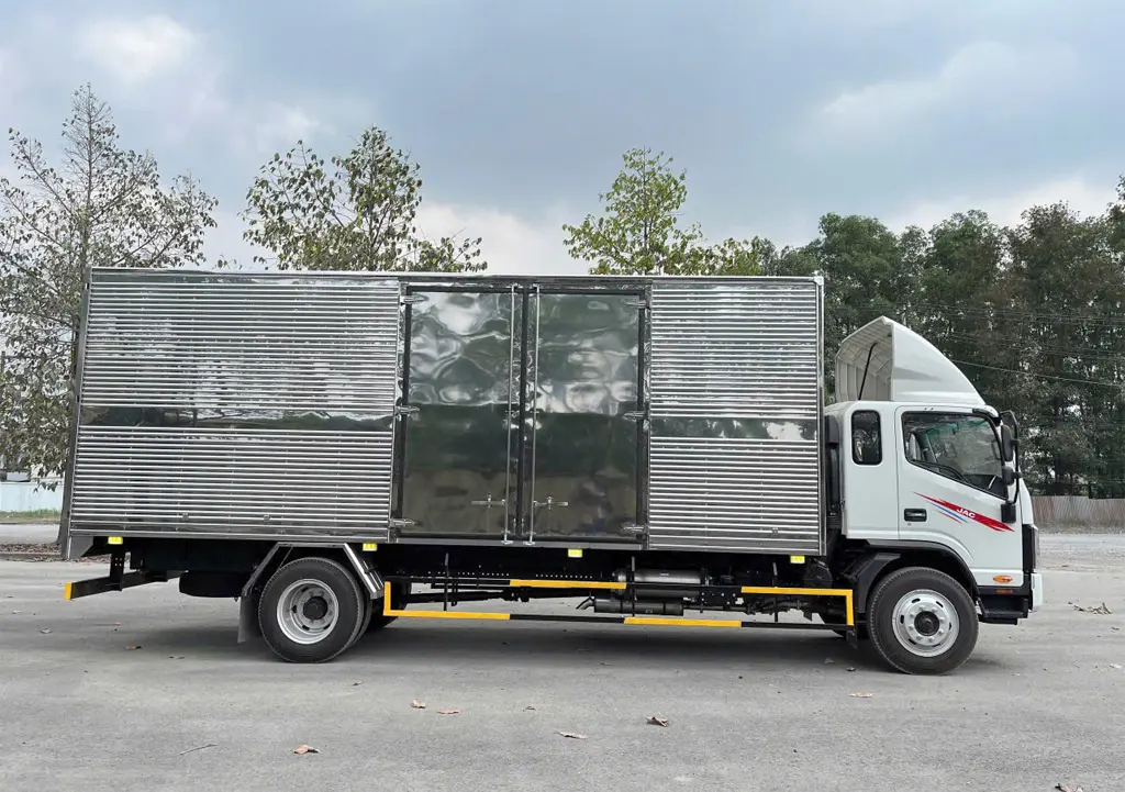 XE TẢI JAC 3,5 TẤN N350SL THÙNG DÀI 6M2 - Động cơ mạnh mẽ, hoạt động bền bỉ và tiết kiệm nhiên liệu XE TẢI JAC 3,5 TẤN N350SL THÙNG DÀI 6M2 - Động cơ mạnh mẽ, hoạt động bền bỉ và tiết kiệm nhiên liệu