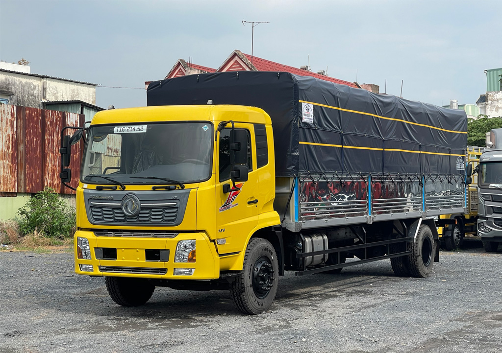 XE TẢI DONGFENG 9 TẤN THÙNG DÀI 8M2 - Nội thất cabin tiện nghi, rộng rãi và thoải mái