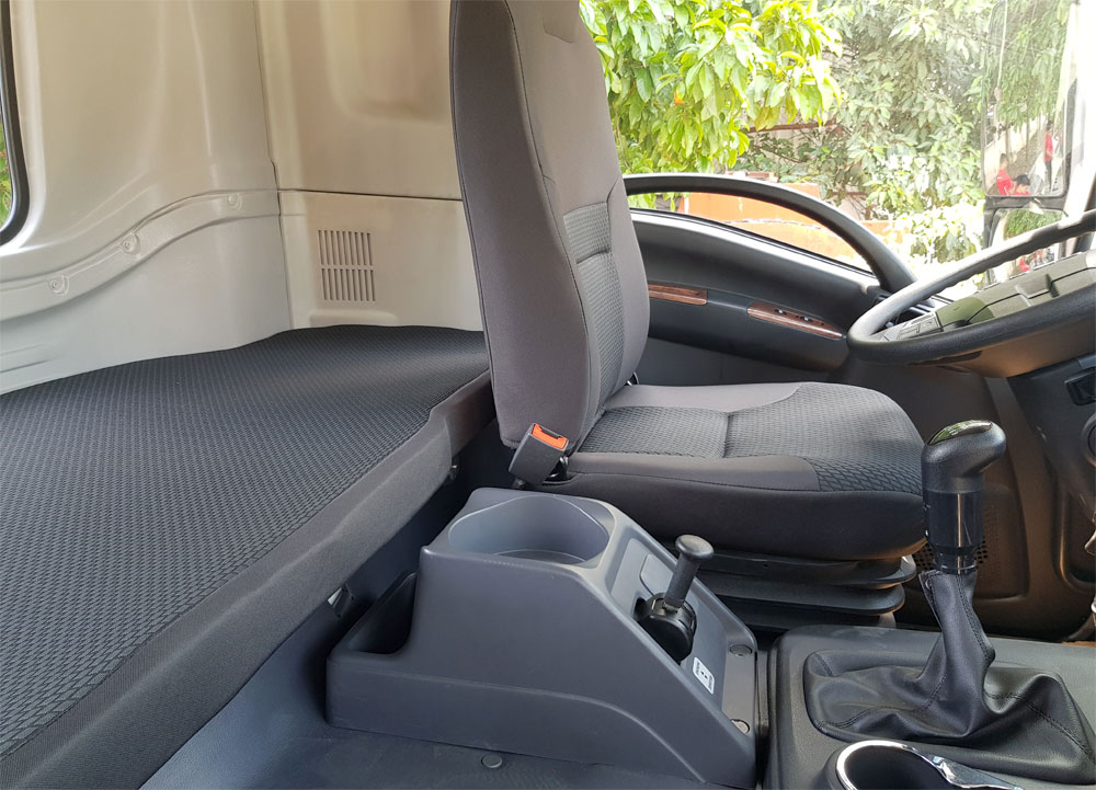 xe tải isuzu 4 chân 18 tấn