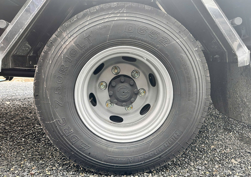 xe tải jac 3t5 thùng dài 6m2