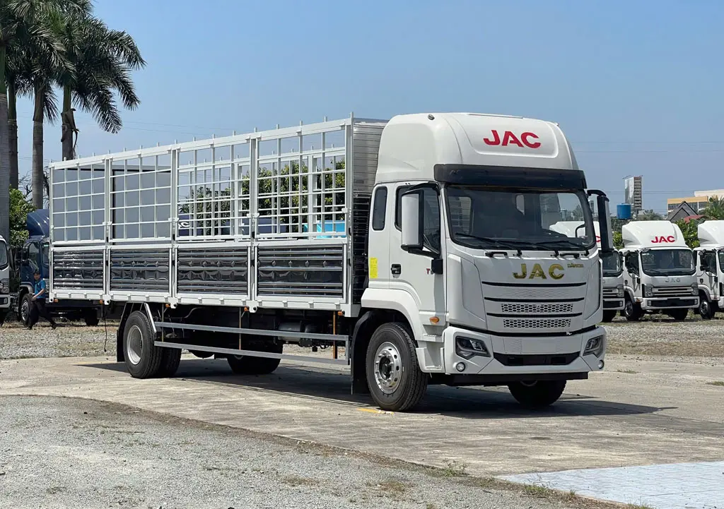 XE TẢI JAC DAWOS 7.8 TẤN THÙNG DÀI 9M9 - Thiết kế ngoại thất hiện đại, sang trọng