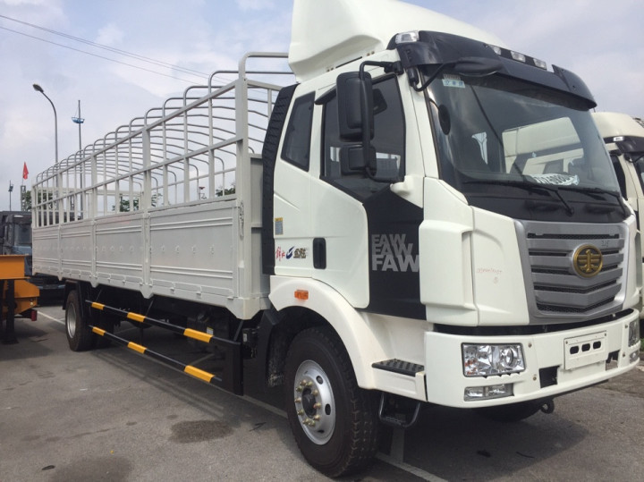 Xe faw 8 tấn thùng dài gần chục mét