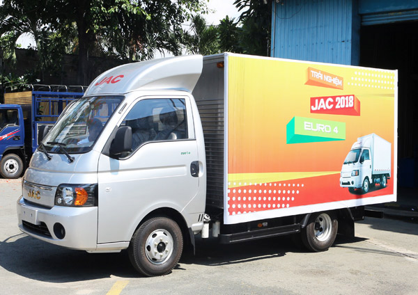 Xe tải nhẹ JAC Euro4 Máy Dầu 