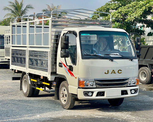Giá Xe Tải JAC 2.4 Tấn H250 E5 Thùng bạt Thùng kín 3M8