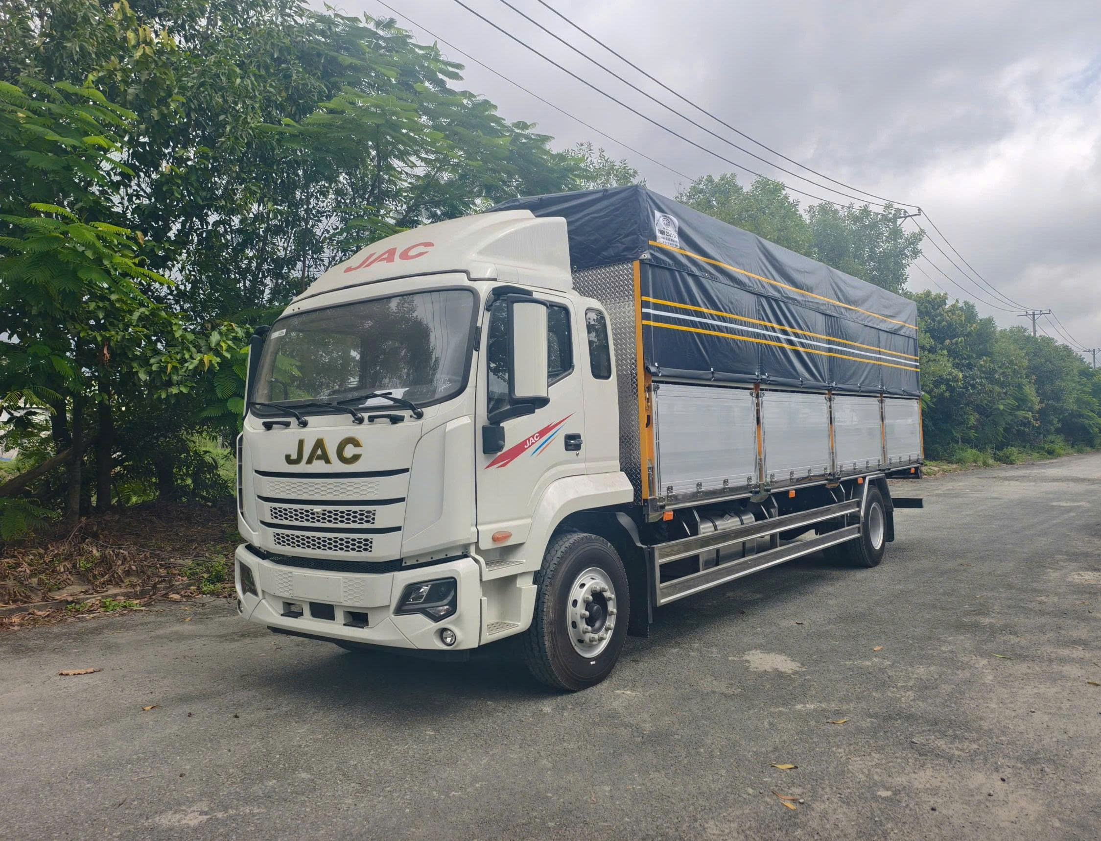 Xe Tải JAC Dawos 8,7 Tấn Thùng 8M2 - Máy 220HP