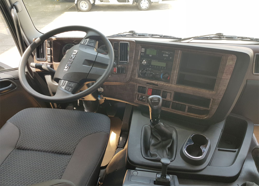 xe tải isuzu 4 chân 18 tấn