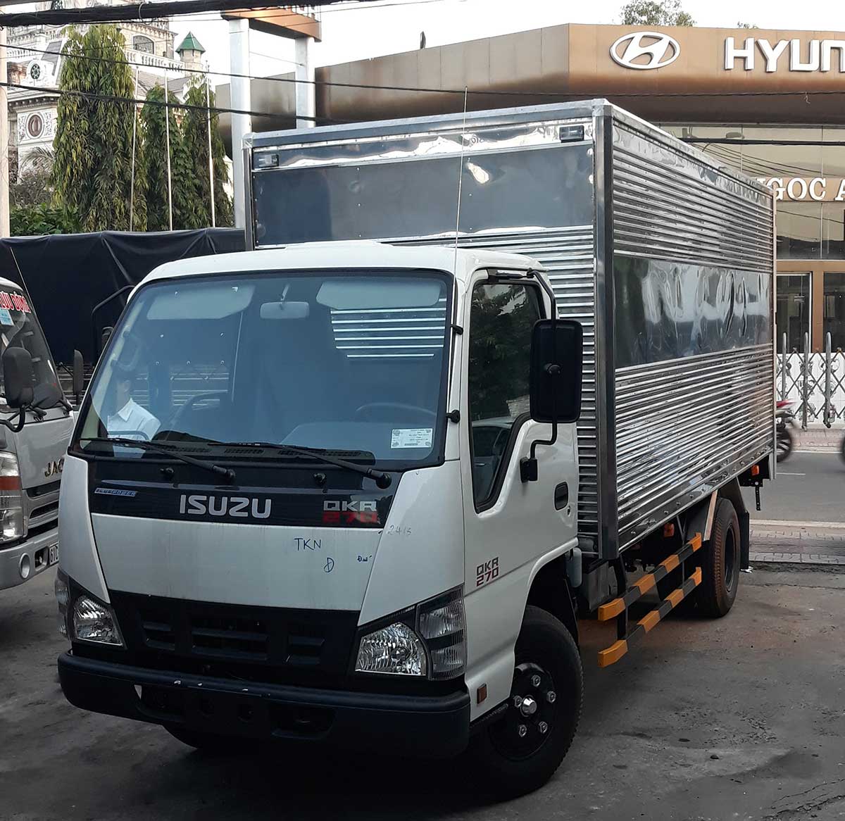 Xe Isuzu QKR 270 thùng kín 1t4 1t9 2t4