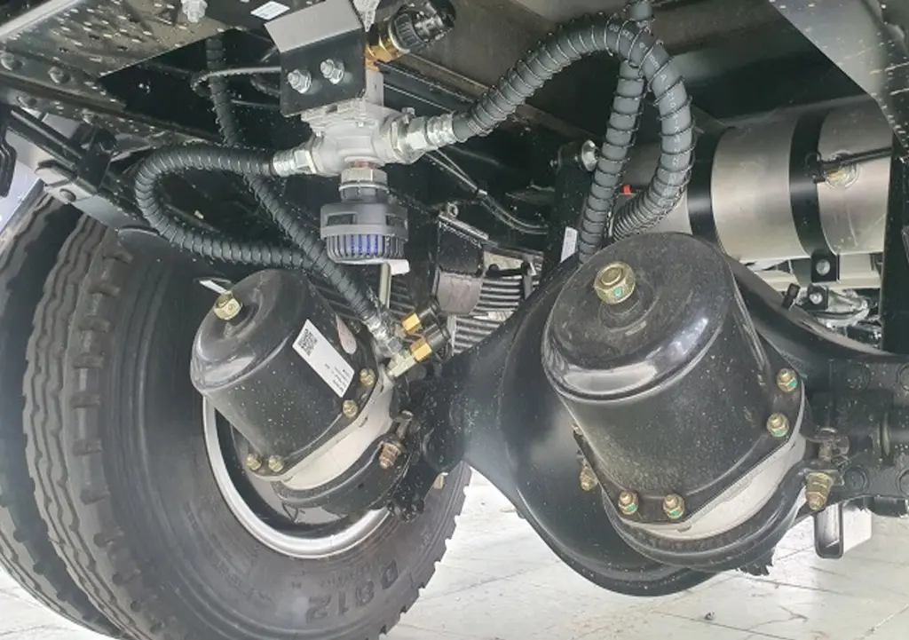 XE TẢI JAC N750 E5 PLUS 7.4 TẤN THÙNG DÀI 6M2 - Đại lý Ô tô Phú Mẫn phân phối uy tín hàng đầu XE TẢI JAC N750 E5 PLUS 7.4 TẤN THÙNG DÀI 6M2 - Đại lý Ô tô Phú Mẫn phân phối uy tín hàng đầu