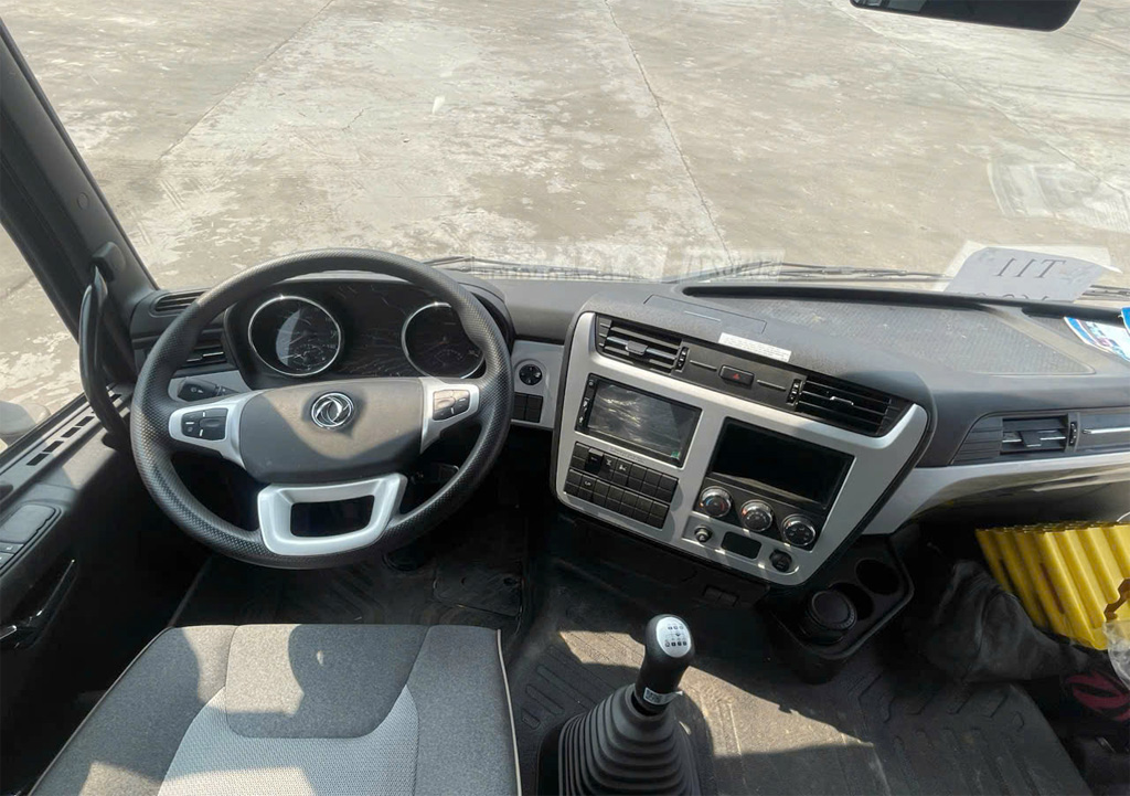 xe tải 4 chân dongfeng