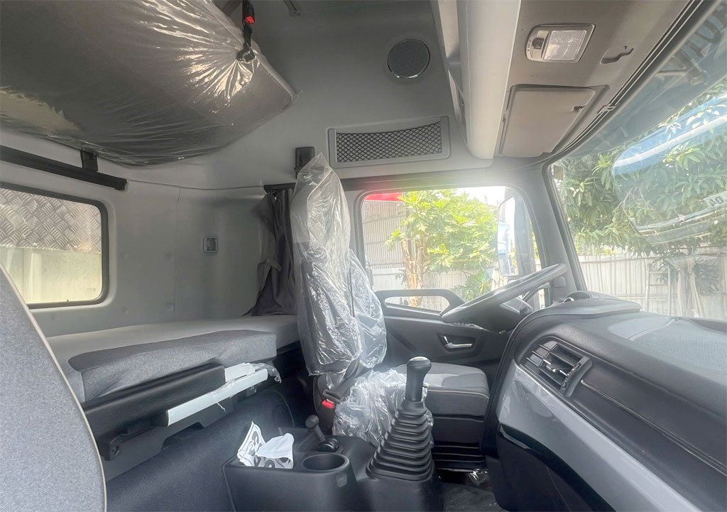 xe tải 4 chân dongfeng