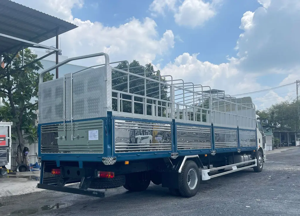 XE TẢI FAW 7.8 TẤN THÙNG 9M7 J6L 220HP - Động cơ mạnh mẽ, hoạt động bền bỉ và tiết kiệm nhiên liệu
