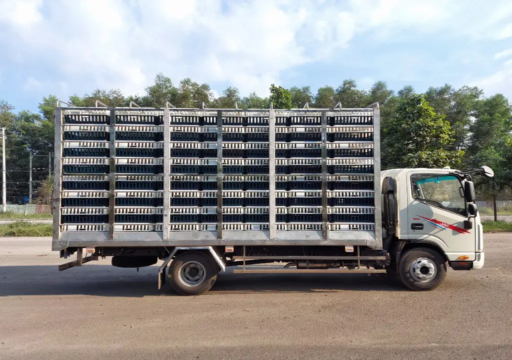 Xe Tải JAC Chở Gà 3.5 Tấn (JAC N500 Chở Gia Cầm) - Động cơ mạnh mẽ, hoạt động bền bỉ và tiết kiệm nhiên liệu