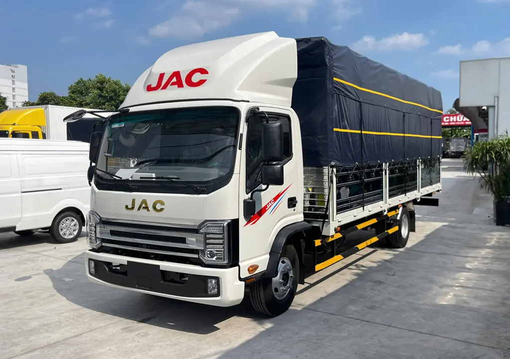 XE TẢI JAC 2.5 TẤN N250SL THÙNG DÀI 6M2 - Nội thất cabin tiện nghi, rộng rãi và thoải mái XE TẢI JAC 2.5 TẤN N250SL THÙNG DÀI 6M2 - Nội thất cabin tiện nghi, rộng rãi và thoải mái