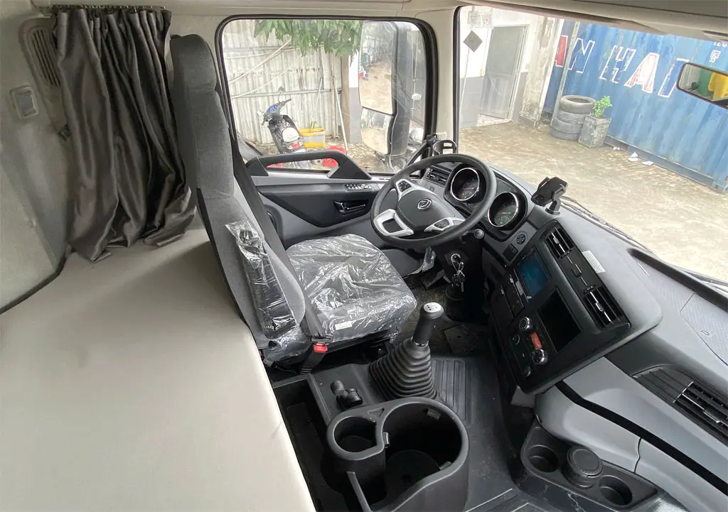 XE TẢI DONGFENG 3 CHÂN 270HP - Kích thước lòng thùng hàng chi tiết và rộng rãi
