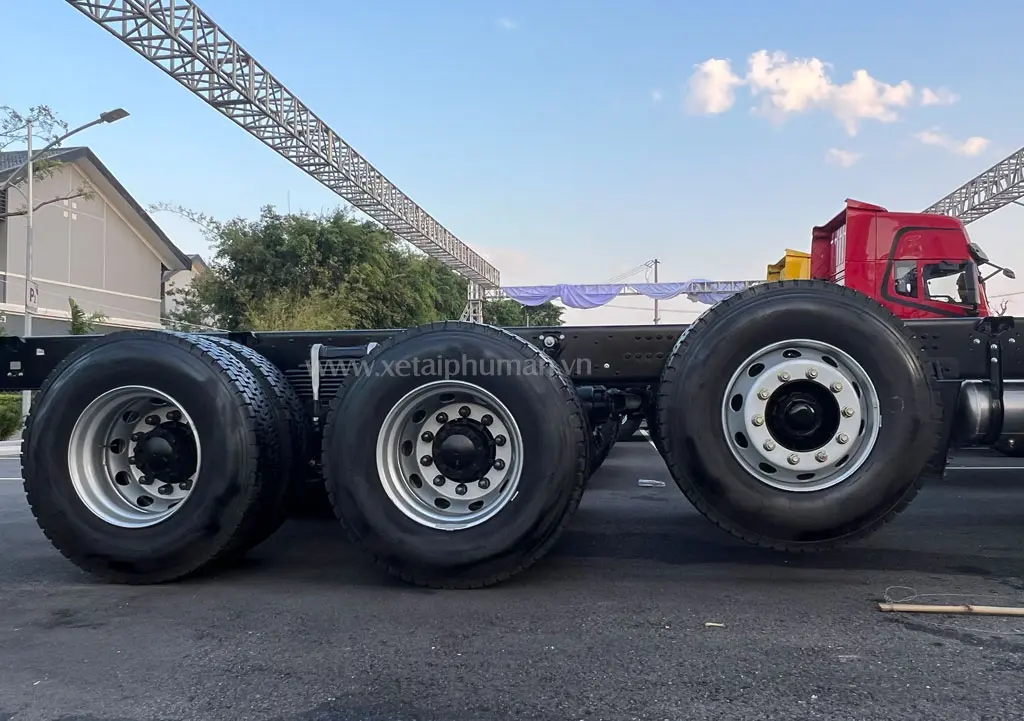 XE TẢI DONGFENG 5 CHÂN 360HP - Hình ảnh chi tiết góc nhìn 13