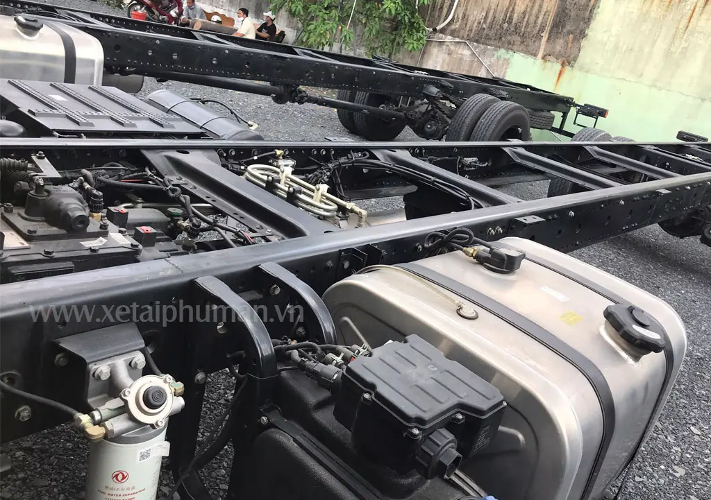 XE TẢI DONGFENG 9 TẤN THÙNG DÀI 8M2 - Hệ thống phanh và lốp xe an toàn vượt trội