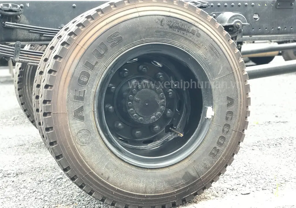 XE TẢI DONGFENG 9 TẤN THÙNG DÀI 8M2 - Kích thước lòng thùng hàng chi tiết và rộng rãi