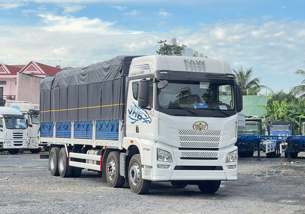 xe tải faw 4 chân