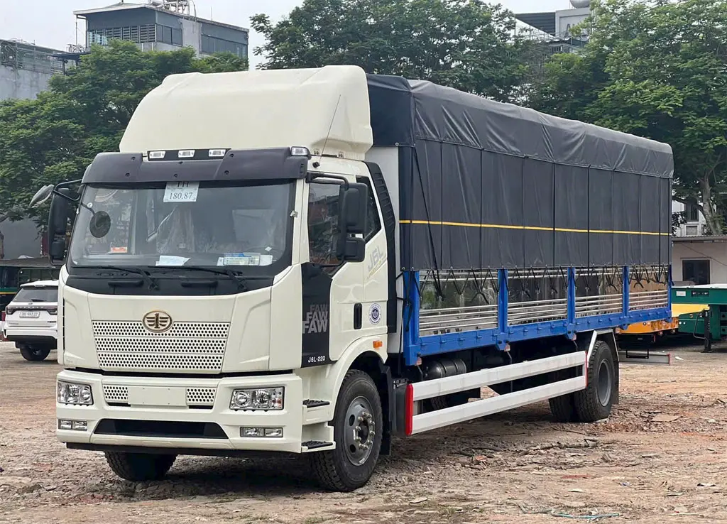 XE TẢI FAW 7.5 TẤN THÙNG DÀI CAO 2M5 - Kích thước lòng thùng hàng chi tiết và rộng rãi