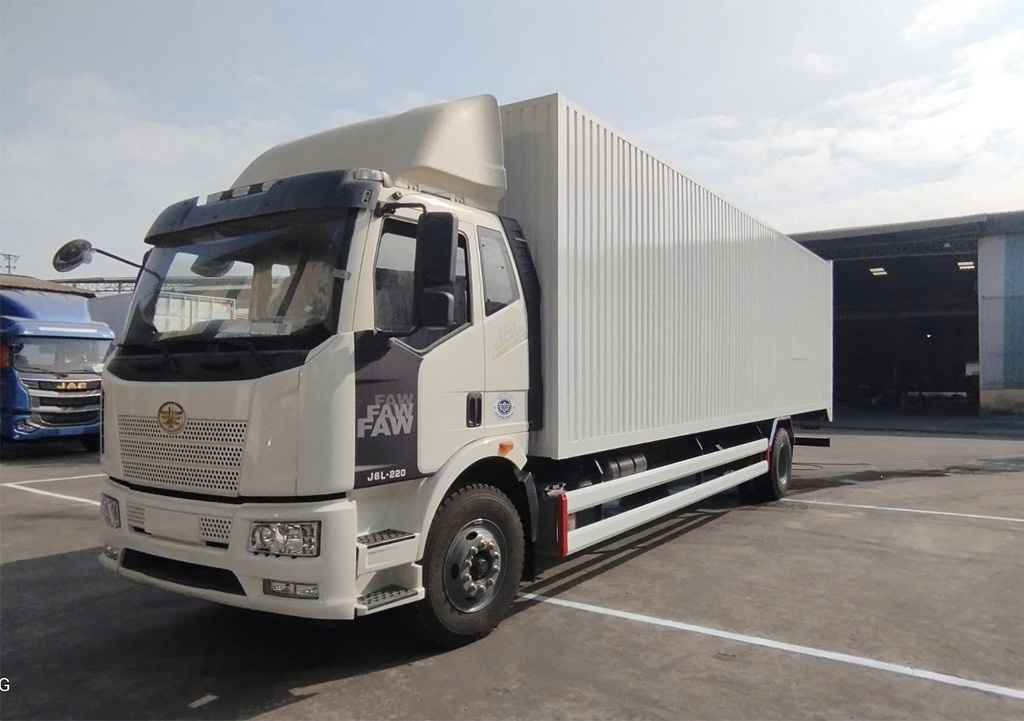 xe tải faw 7 tấn thùng kín