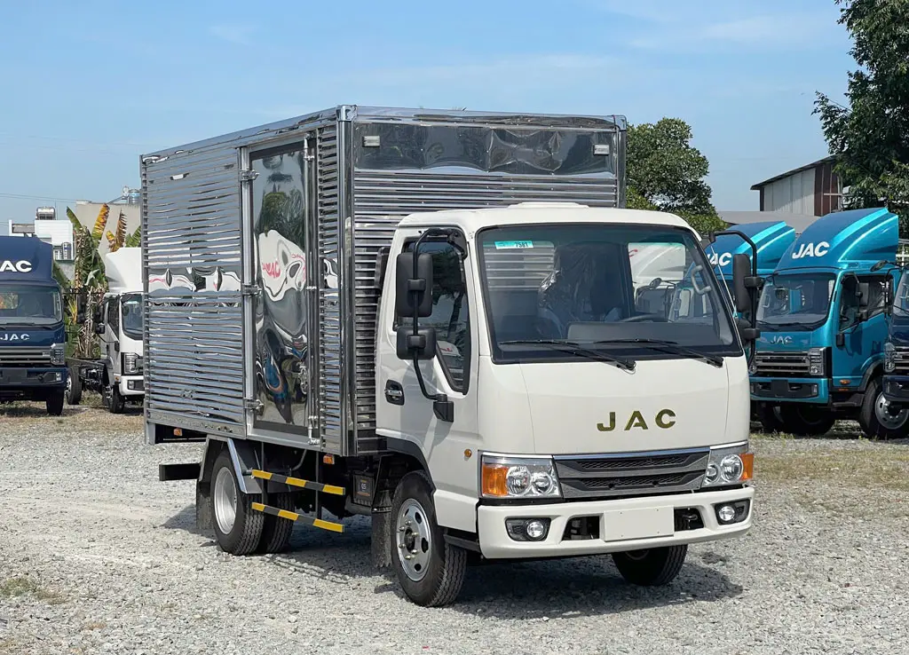 Xe Tải JAC 2.4 Tấn H250 E5 Thùng dài 3M8 - Động cơ mạnh mẽ, hoạt động bền bỉ và tiết kiệm nhiên liệu