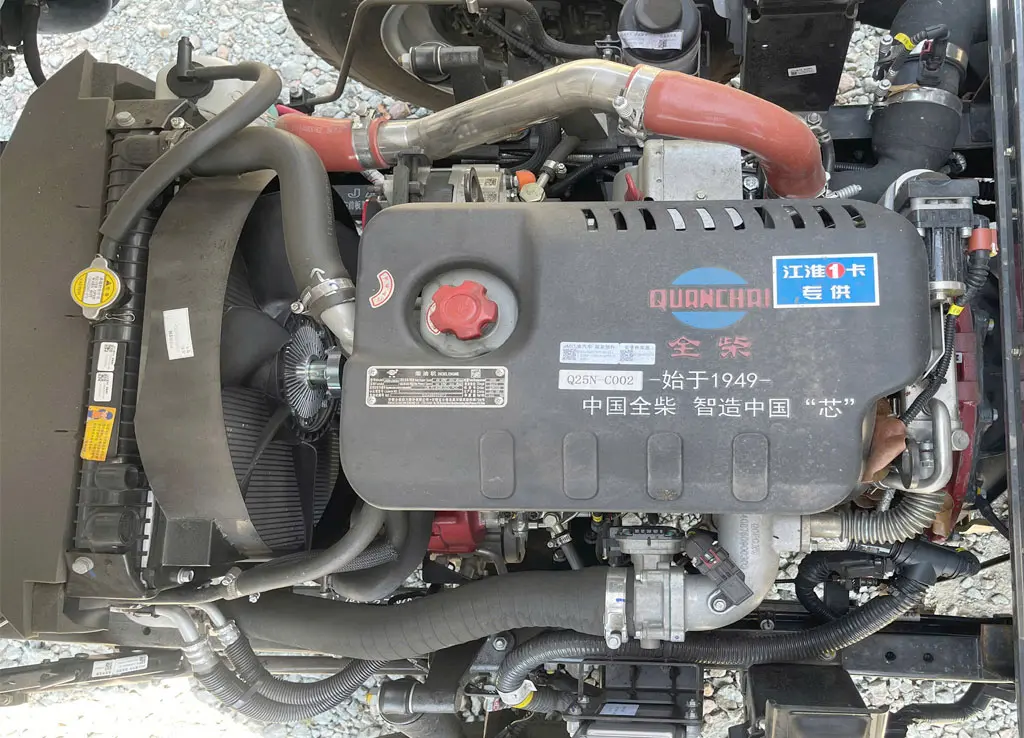 Xe Tải JAC 2.4 Tấn H250 E5 Thùng dài 3M8 - Hệ thống phanh và lốp xe an toàn vượt trội