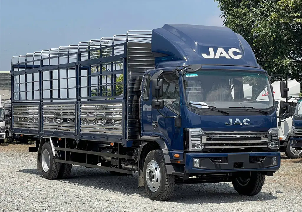 Xe Tải JAC 9 Tấn N900 Plus E5 Thùng Bạt Dài 7M - Thiết kế ngoại thất hiện đại, sang trọng