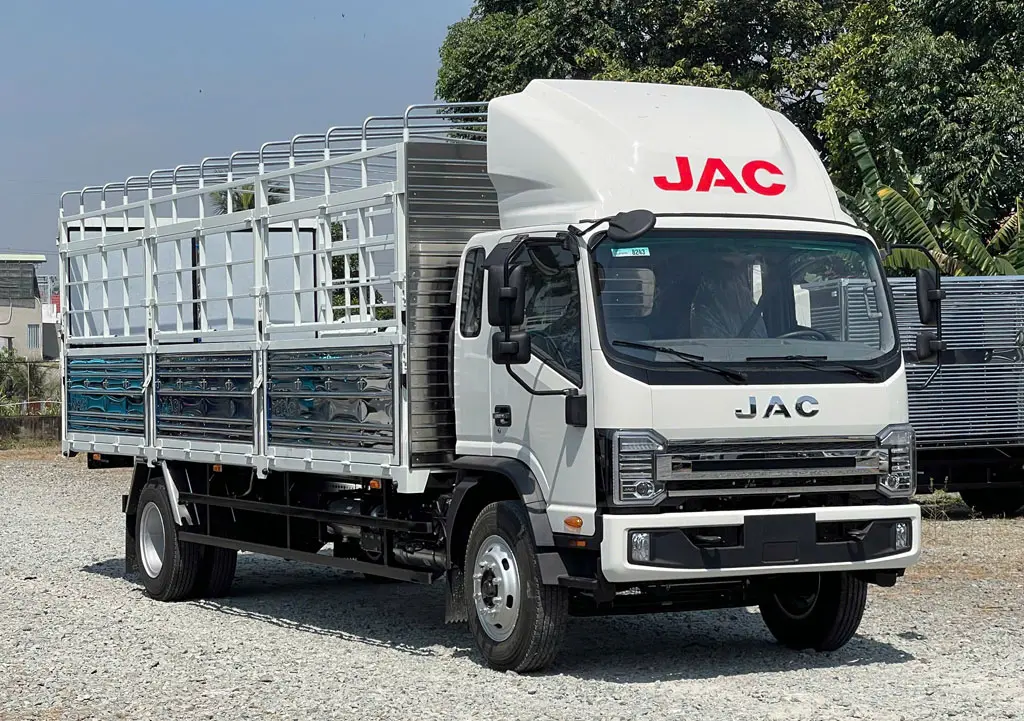 Xe Tải JAC 9 Tấn N900 Plus E5 Thùng Bạt Dài 7M - Hệ thống phanh và lốp xe an toàn vượt trội