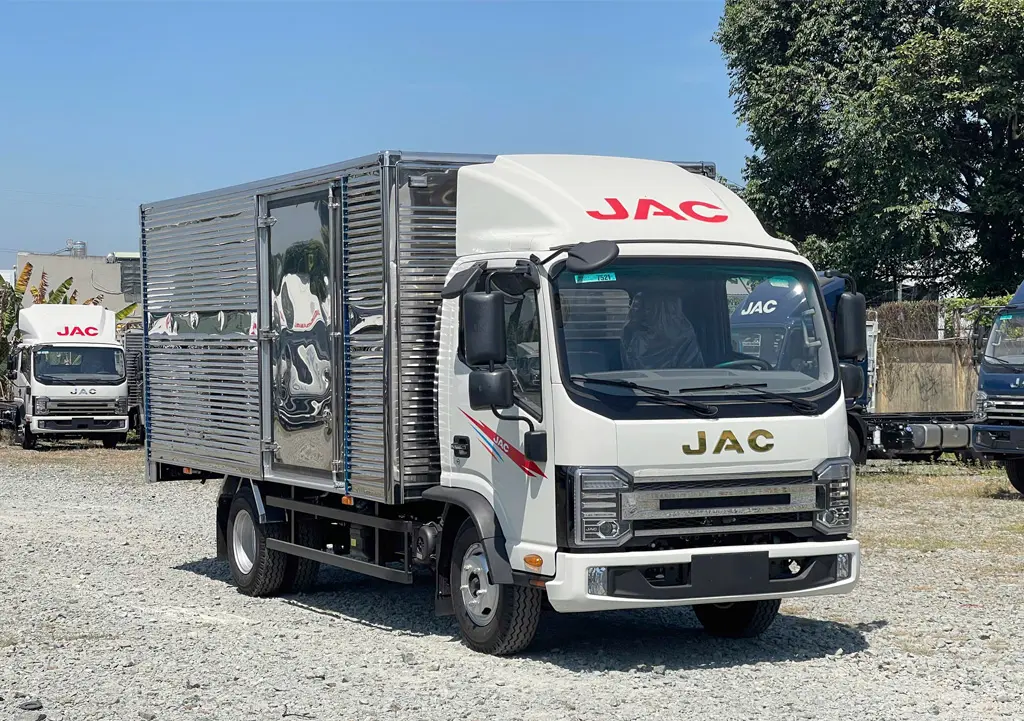 Xe Tải JAC N350 PRO E5 3T5 Thùng dài 4M5 - Động cơ mạnh mẽ, hoạt động bền bỉ và tiết kiệm nhiên liệu Xe Tải JAC N350 PRO E5 3T5 Thùng dài 4M5 - Động cơ mạnh mẽ, hoạt động bền bỉ và tiết kiệm nhiên liệu