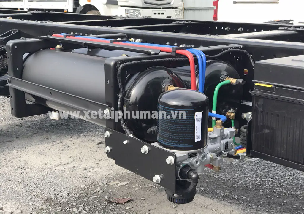 XE TẢI JAC N800 PLUS E5 THÙNG KÍN CAO 2M43 - Hỗ trợ mua xe trả góp lãi suất thấp tại Ô tô Phú Mẫn