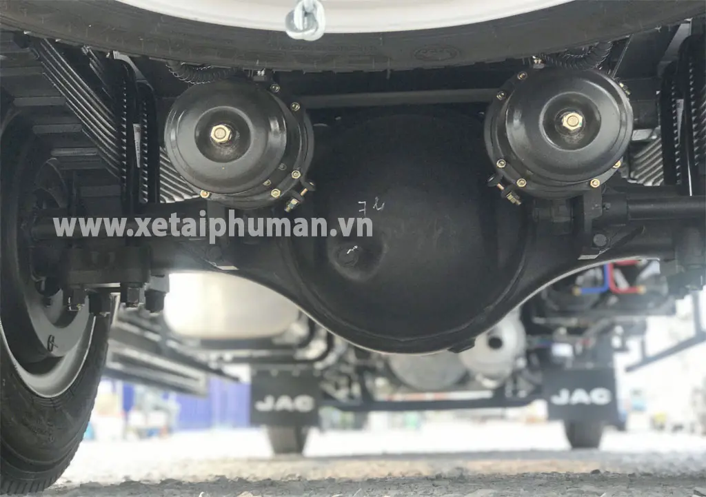 XE TẢI JAC N800 PLUS E5 THÙNG KÍN CAO 2M43 - Giá lăn bánh kèm chương trình khuyến mãi mới nhất