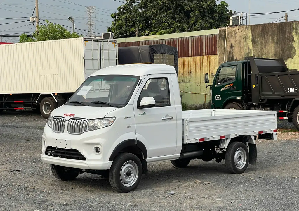 XE TẢI SRM T20A 990KG THÙNG DÀI 2M7 - Nội thất cabin tiện nghi, rộng rãi và thoải mái