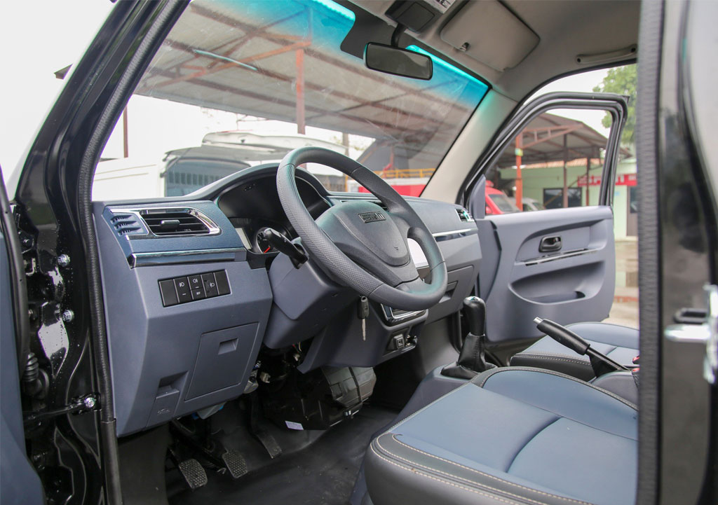 Xe Tải Van 2 Chỗ SRM X30i V2 - Hệ thống phanh và lốp xe an toàn vượt trội
